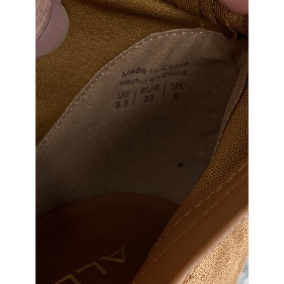 Aldo women’s Chelsea ankle boots booties tan pointed toe zipper closure size 8.5 - Picture 13 of 14